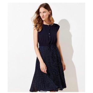 Loft Pleated Henley in Forever Navy